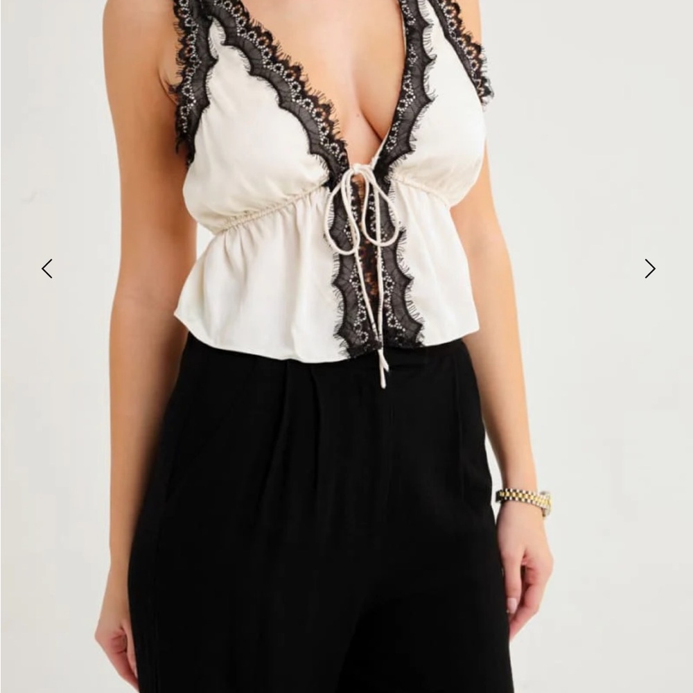 Lady Lace Top